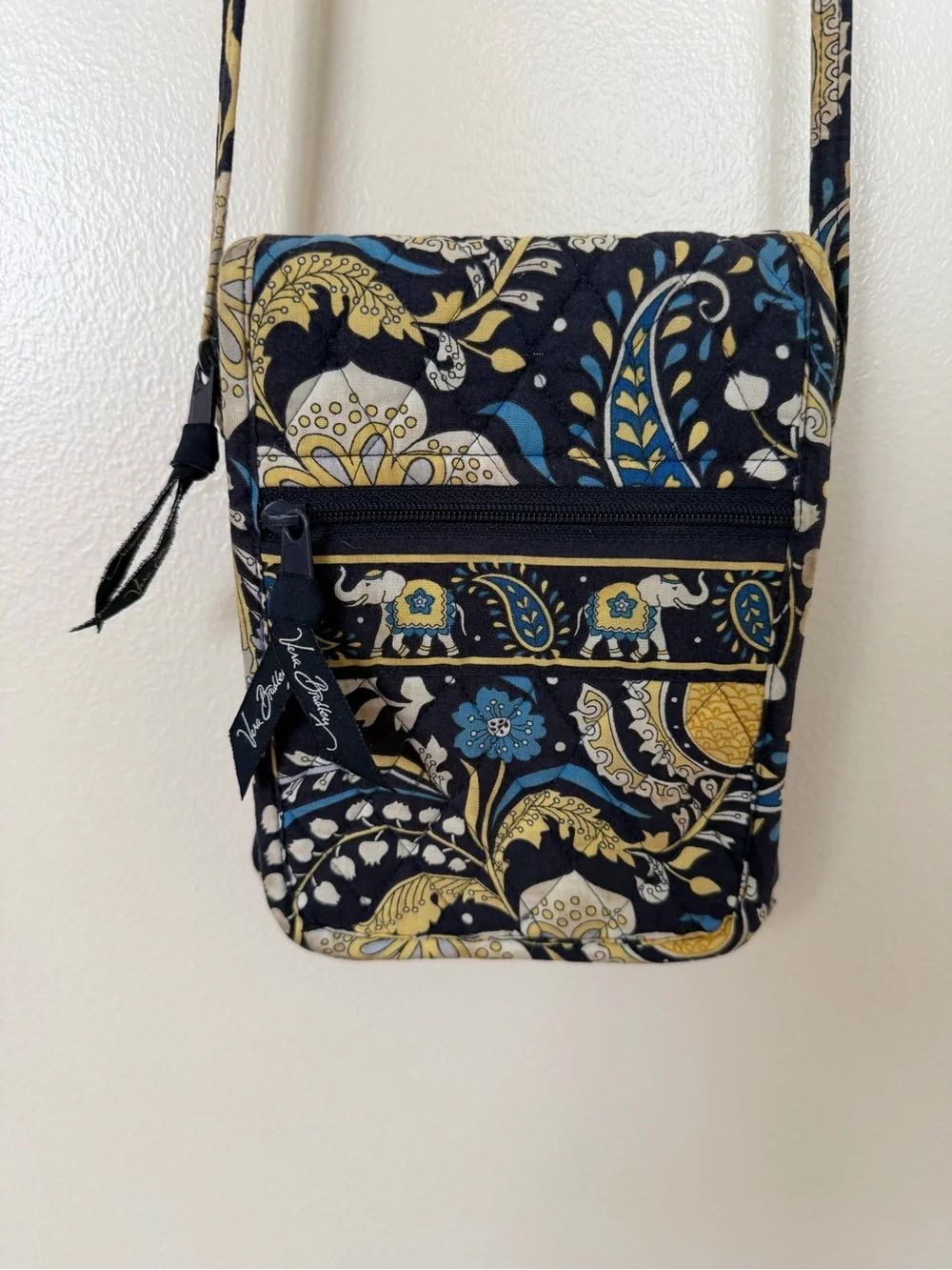 VERA BRADLEY Rare ELLIE BLUE Little Hipster Crossbody Purse Elephant Navy Yellow